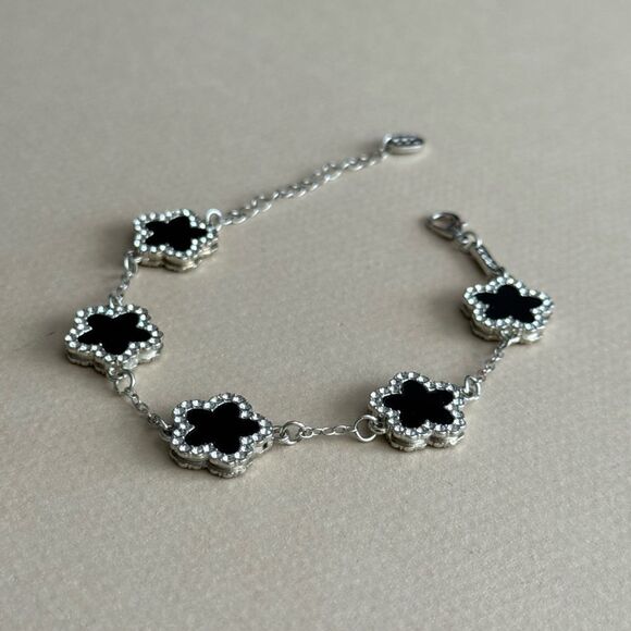 Flower Bracelet S1308 - Picture 3 of 3